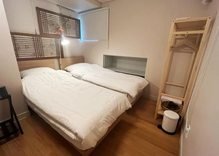 인 휴 *